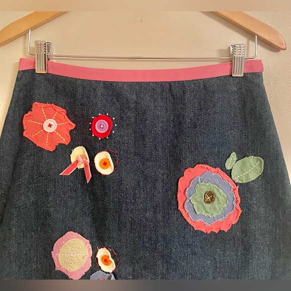 BODEN Denim Floral Appliqué Midi Skirt Artsy Patched Size 10R- EUC - Picture 3 of 13
